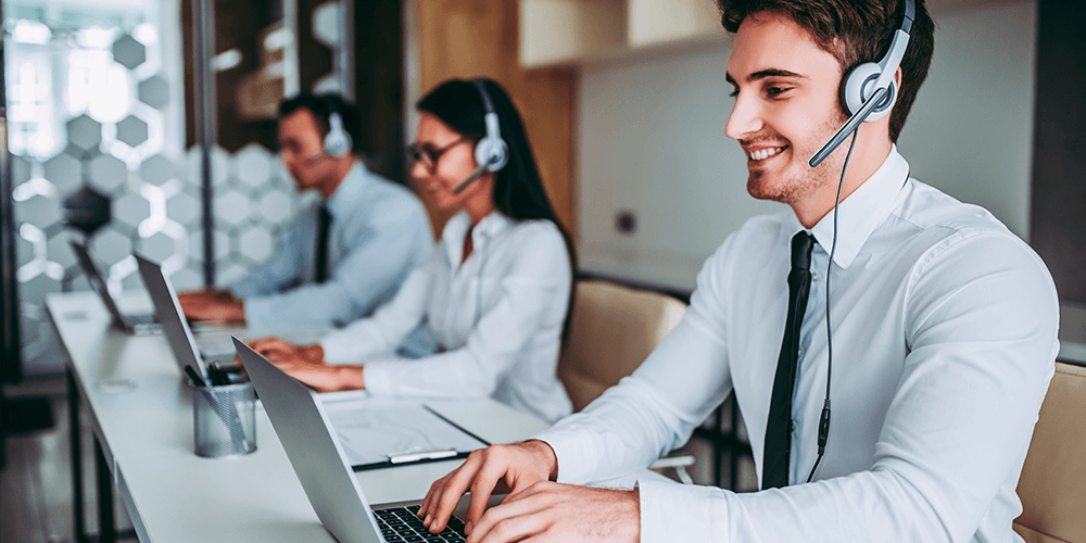 ¿Conocías los beneﬁcios de tener un Contact Center?
